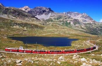 EPIFANIA Tour Tirano con il Trenino del Bernina verso St. Moritz Livigno dal 02 al 06 Gennaio 2015 Partenza da Cagliari o Alghero