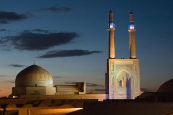 Iran Tour di 12 Giorni con Partenze dall&#039; Italia Tutto Iran 4 Attraverso i Quattro Mondi Partenze giornaliere. Guida in italiano Minimo 6 partecipanti